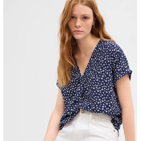 Gap V Neck Rayon Top - Picture 10 of 10
